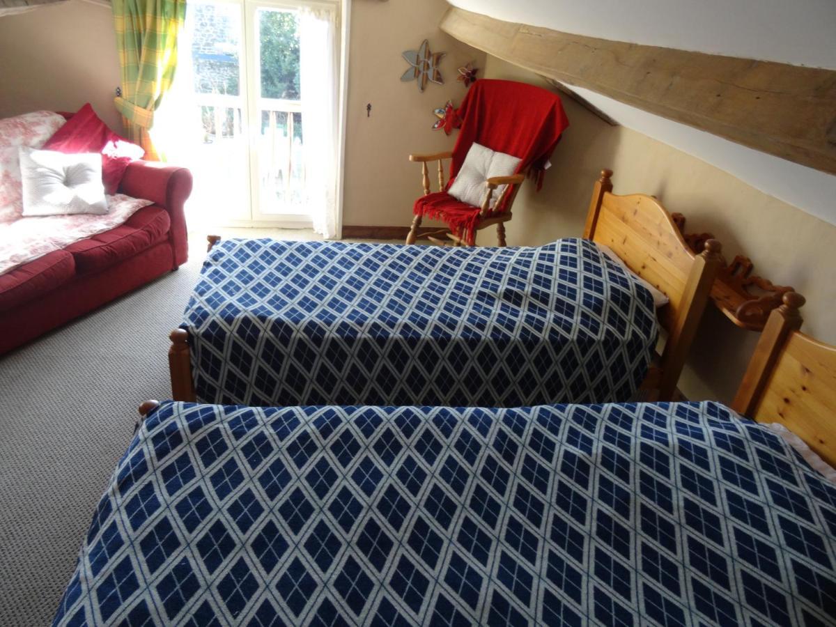 Charming French Cottage-Gite In The Heart Of Quiet Gorron Exterior photo