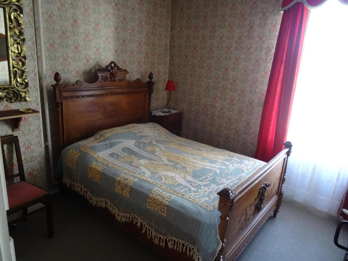 Charming French Cottage-Gite In The Heart Of Quiet Gorron Exterior photo