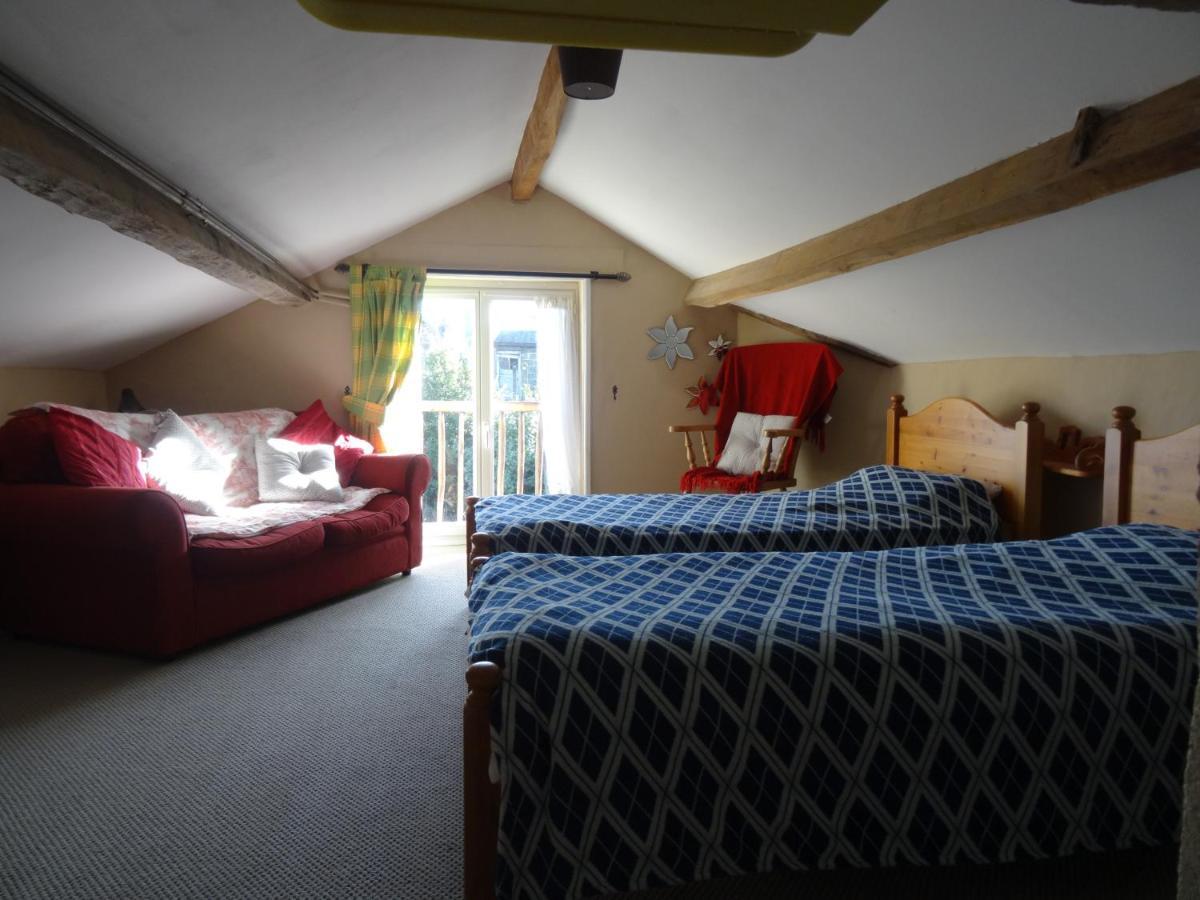 Charming French Cottage-Gite In The Heart Of Quiet Gorron Exterior photo