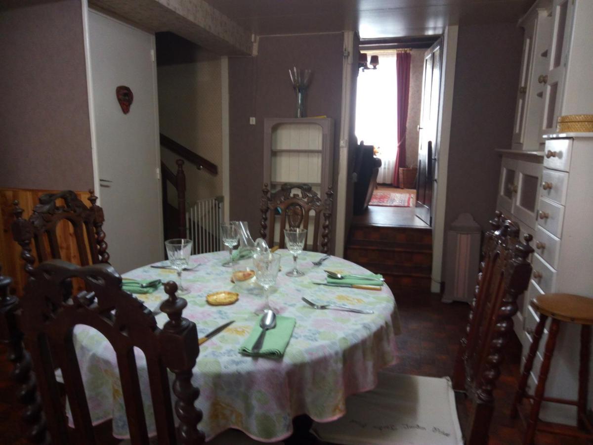 Charming French Cottage-Gite In The Heart Of Quiet Gorron Exterior photo